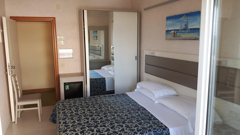 Bedroom 4, Hotel RECORD, Rimini