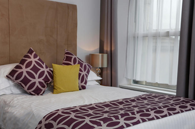 Bedroom 3, Lothersdale Hotel Morecambe by Belvilla, Lancashire