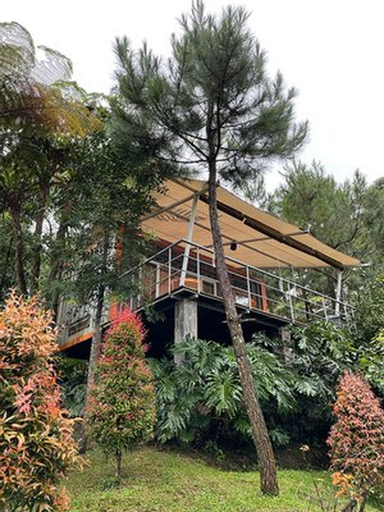 Exterior & Views 4