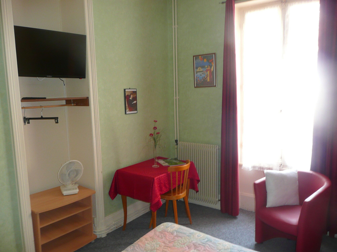 Bedroom 2, Le Riviera, Allier