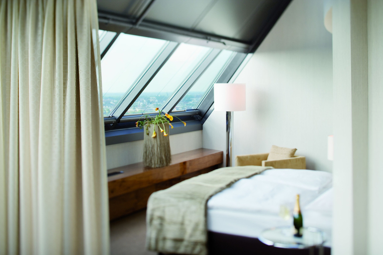 Bedroom 2, Mövenpick Hotel Hamburg, Hamburg