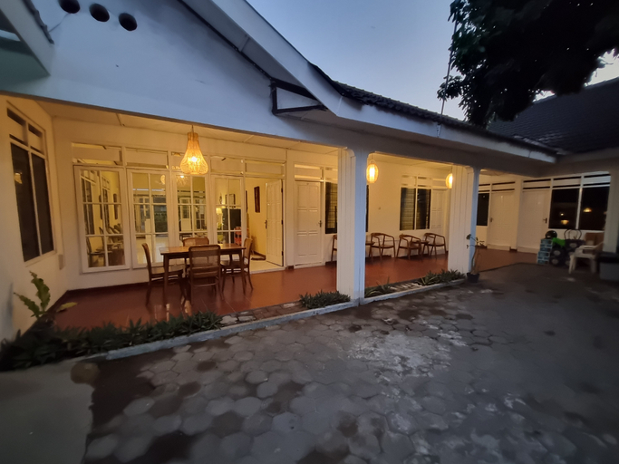 Exterior & Views 1, Banana Homestay Prawirodirjan, Yogyakarta