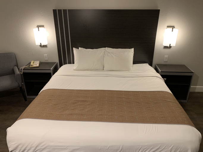 Bedroom 3, Sand Castle Inn, Monterey