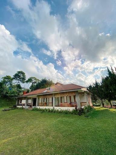 Exterior & Views 2