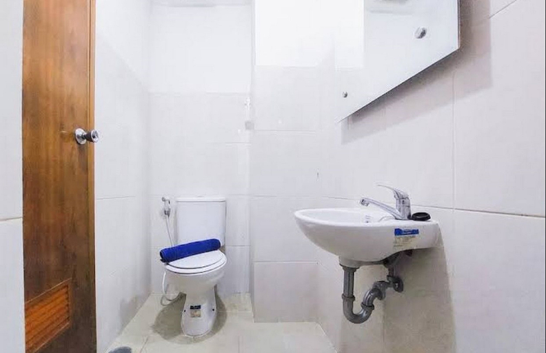 Bathroom 5, Apartemen Amazana Serpong Residence by Bimo Room, Tangerang Selatan