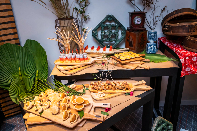 Food & Drinks 8