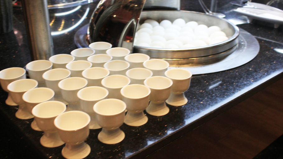 Food & Drinks 5, Crowne Plaza MADINAH by IHG, Al Madinah Al Munawwarah