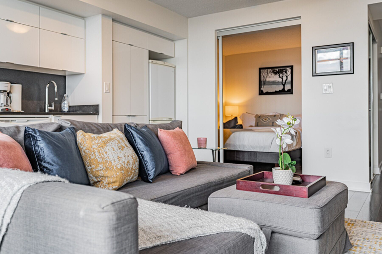 Others 5, The Bay Suites - City Place, Toronto