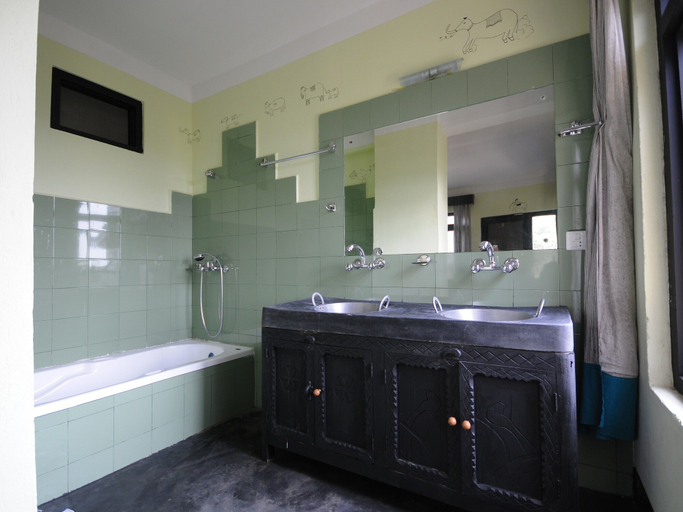 Bathroom 5, Sapana Village Lodge, Narayani