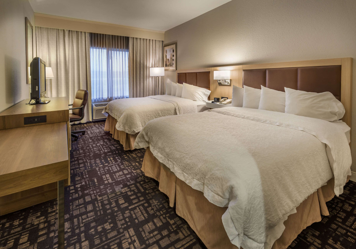 Bedroom 3, Hampton Inn & Suites Reno, Washoe