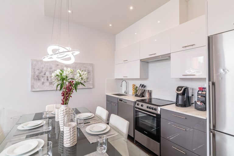 Dining Room 4