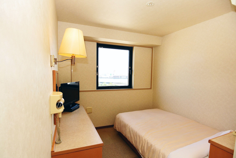 Bedroom 5, Business Hotel KG, Ōita