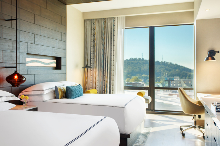 Bedroom 2, Kimpton HOTEL ARRAS by IHG, Buncombe