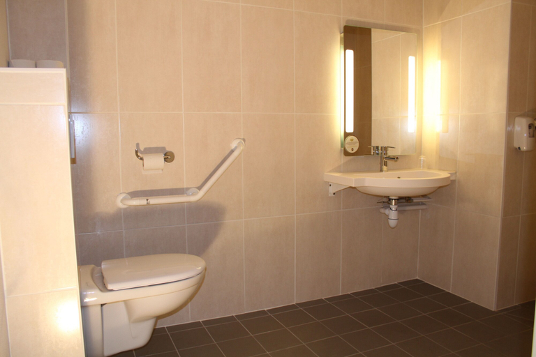 Bathroom 4, B&B Hotel Valence TGV - Romans, Drôme