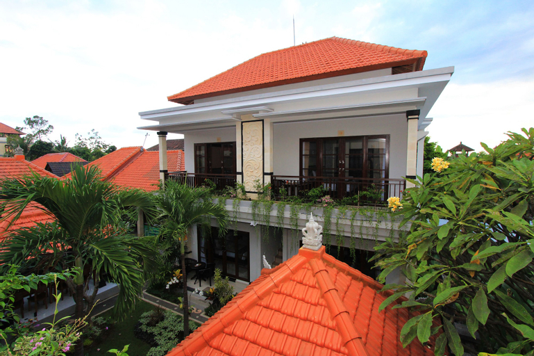 Exterior & Views 19