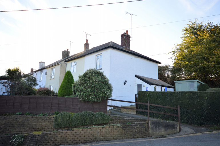 Exterior & Views 2, Charnwood Cottage, Isle of Wight