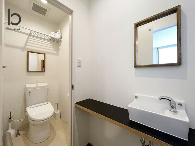 Bathroom 3, bHotel Kaniwasou, Hatsukaichi