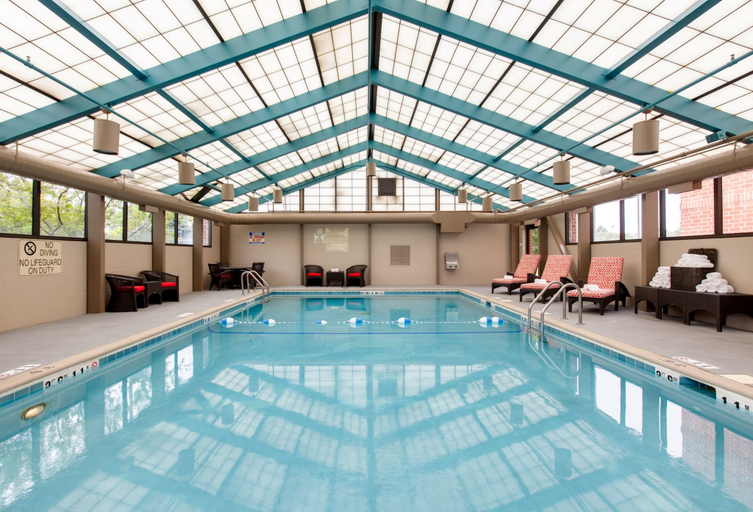Sport & Beauty 3, Hotel Indigo CHICAGO-VERNON HILLS by IHG, Lake