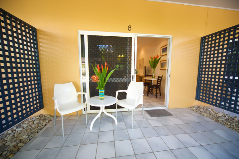 Exterior & Views 14