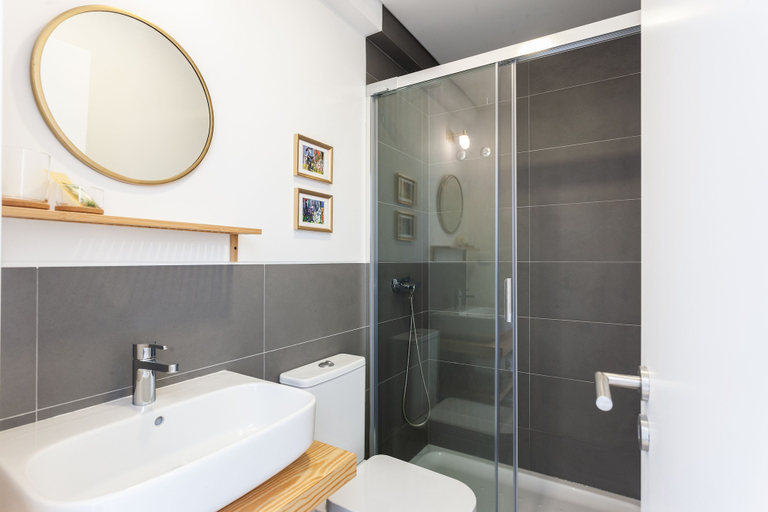 Bathroom 4, Blue Buddha Beach Rooms & Suites, Mafra