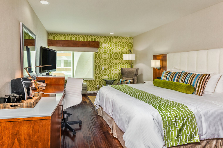 Bedroom 4, Hotel Indigo ANAHEIM by IHG, Orange