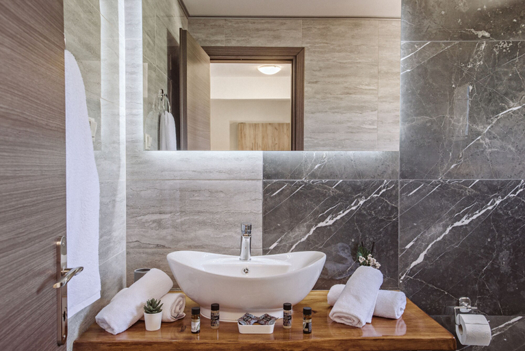 Bathroom 4, Ale and Ana Studios, Ionian Islands