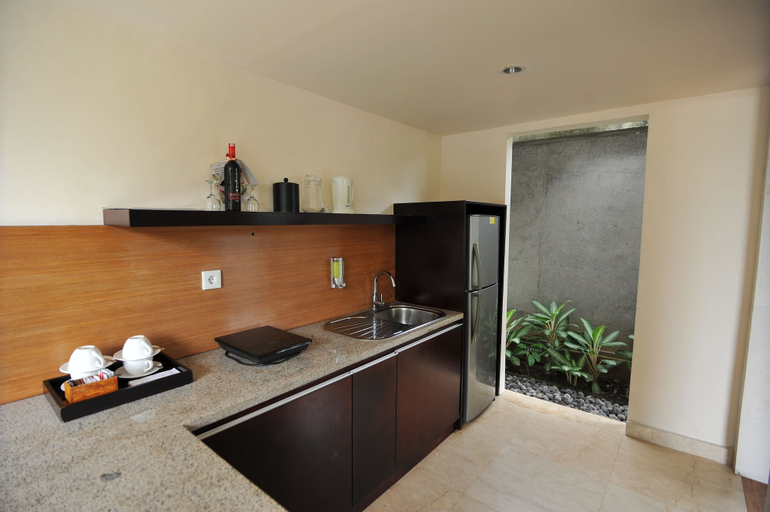 Dining Room 4