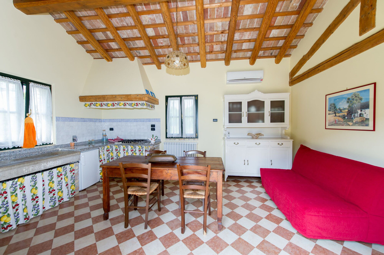 Dining Room 4