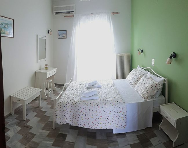 Bedroom 2, Antzela Apartments, Ionian Islands