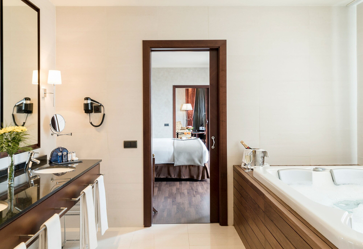 Bathroom 5, Hotel Barcelona Center, Barcelona