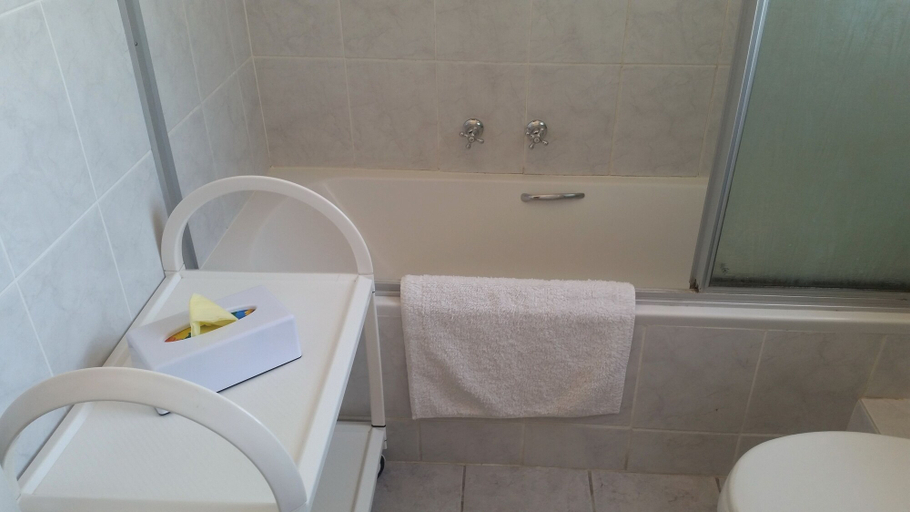 Bathroom 3, Bradclin @ Mutual, City of Cape Town