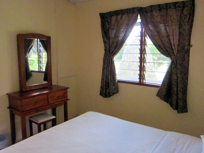 Bedroom 4, Mile 36 Lodge, Ranau