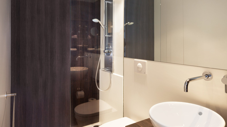 Bathroom 4