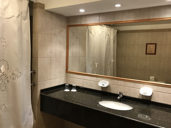 Bathroom 4, Huinid Bustillo Hotel & Spa, Bariloche