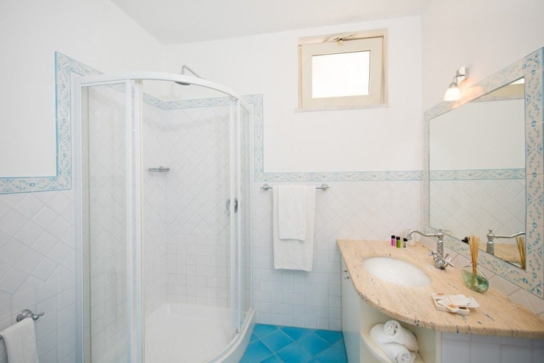 Bathroom 5, Alcione Residence, Salerno