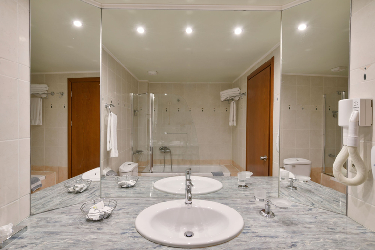 Bathroom 5, Nefeli Hotel, East Macedonia and Thrace