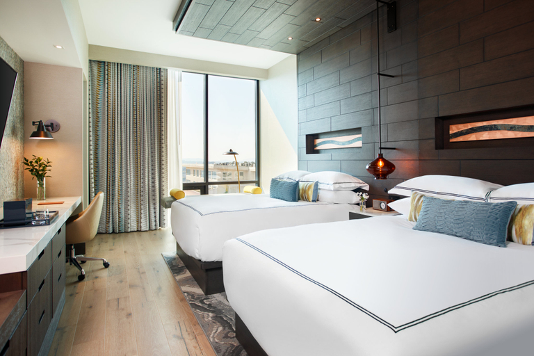 Bedroom 5, Kimpton HOTEL ARRAS by IHG, Buncombe