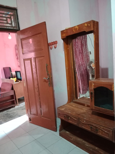 Bedroom 5, Plaza Losmen Parangtritis, Bantul
