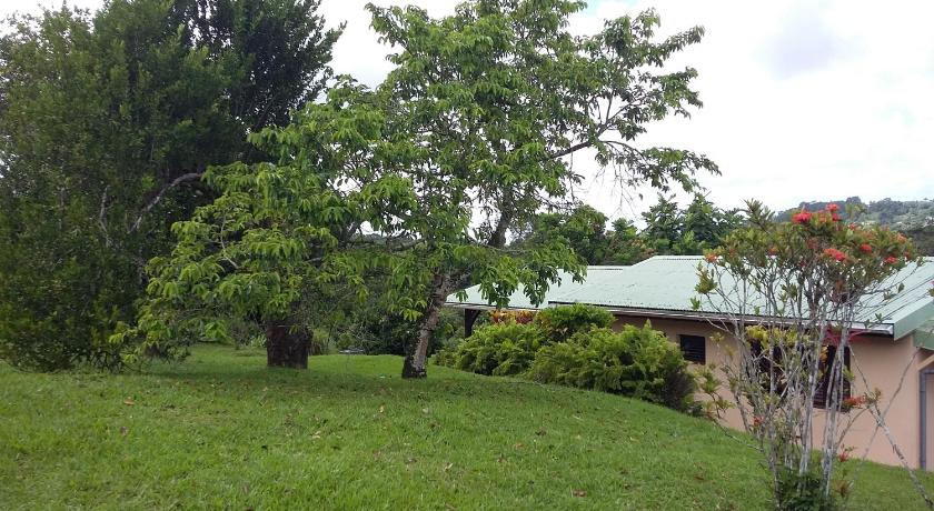 Others 5, Villa Vivi, Gros-Morne