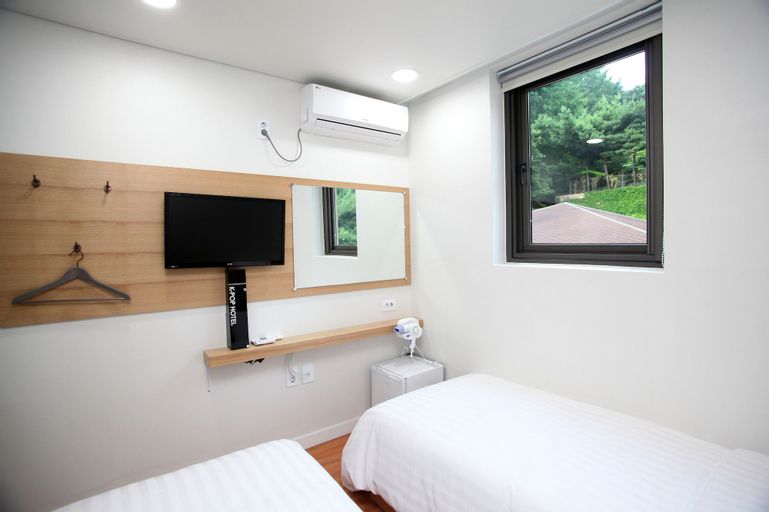 Bedroom 18