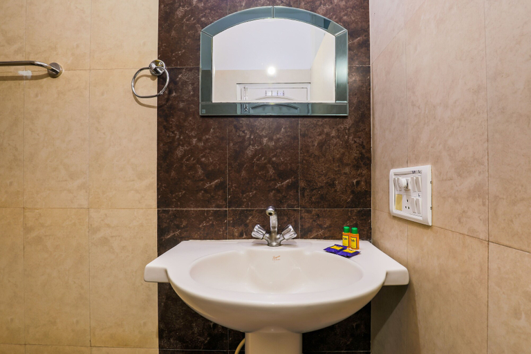Bathroom 4, Via Hemkunt Mansion - Nr Noida Sector-15 Metro, Gautam Buddha Nagar