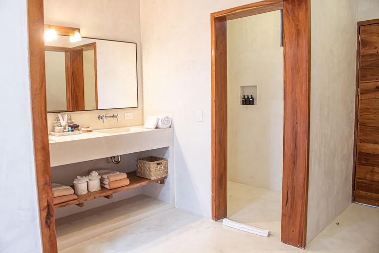 Bathroom 5, Dune Boutique Hotel located at the party zone, Cozumel