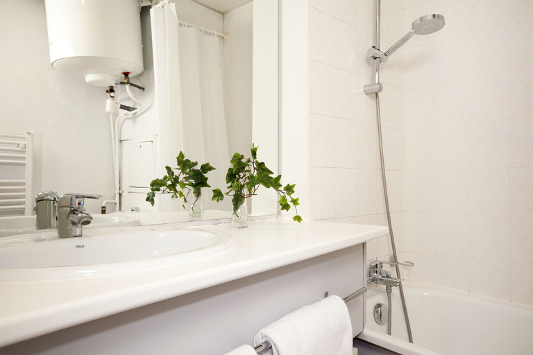 Bathroom 5, Séjours & Affaires Lyon Saxe-Gambetta, Rhône