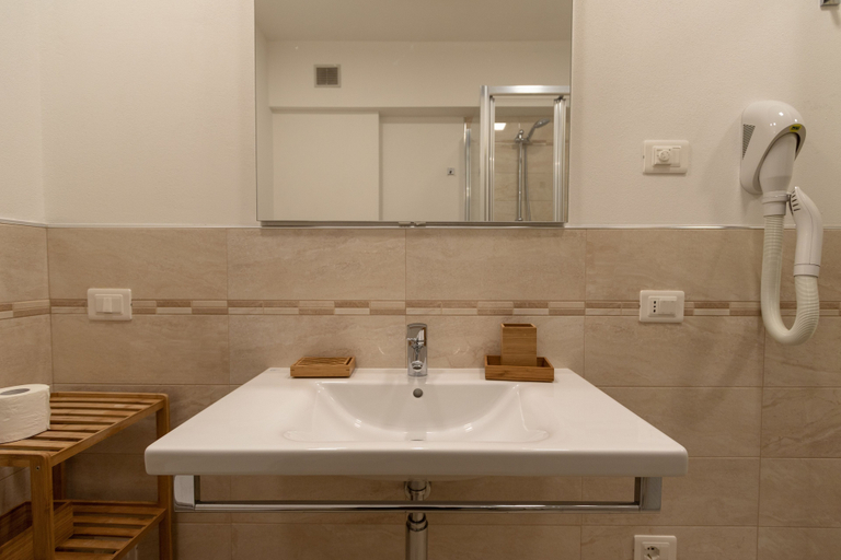 Bathroom 3, Dimora Cappello 1, Verona