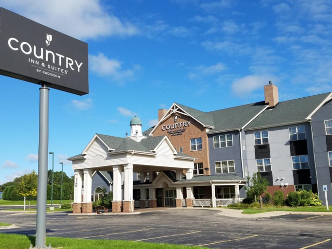 Exterior & Views 2, Holiday Inn Express & Suites ZION by IHG, Lake