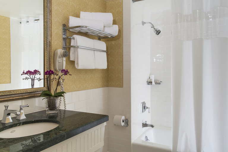 Bathroom 5, King George, San Francisco