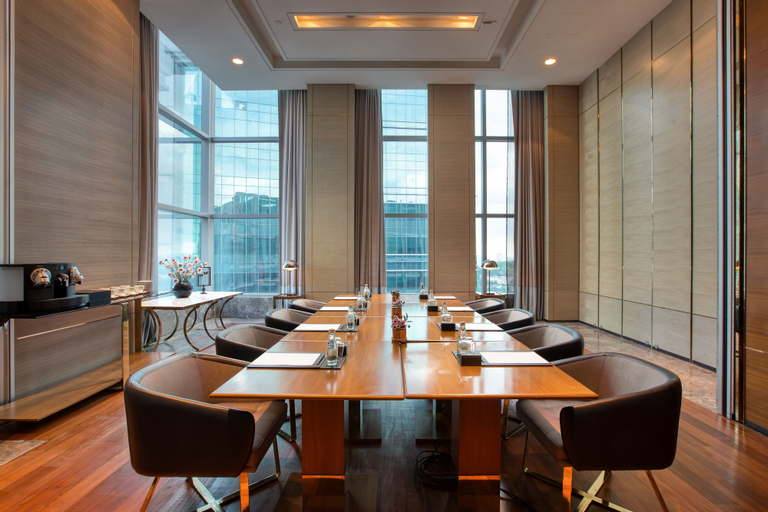 Business Facilities 9