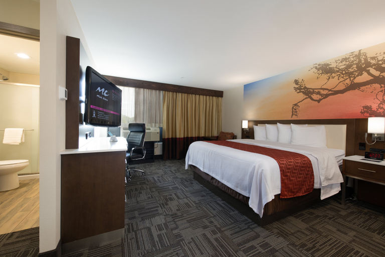 Bedroom 5, Holiday Inn BROOKFIELD - ??MILWAUKEE by IHG, Waukesha