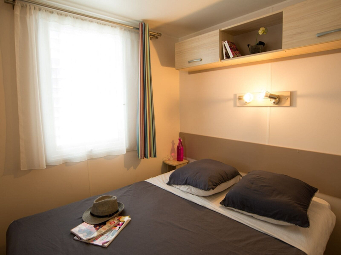 Bedroom 3, Camping Abri de Camargue, Gard
