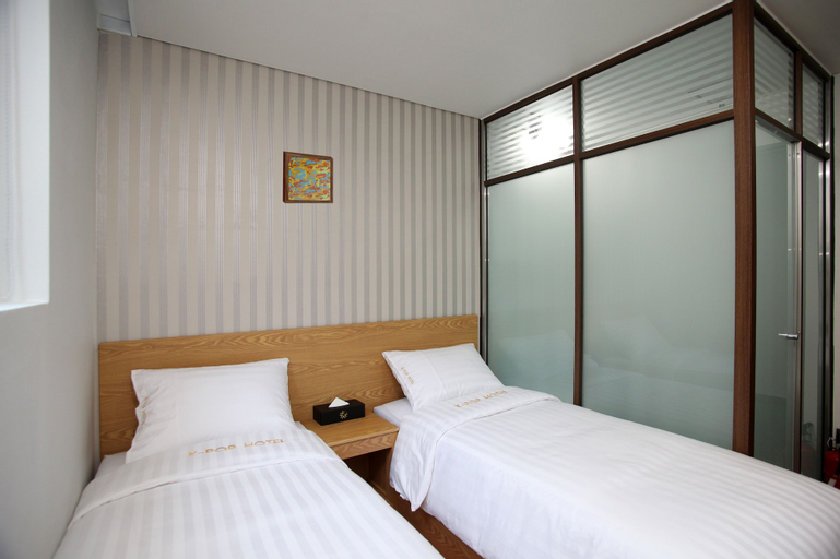 Bedroom 16